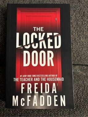 The Locked Door - freida McFadden Book
